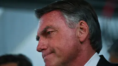 Michelle diz que nova cirurgia de Bolsonaro foi concluída