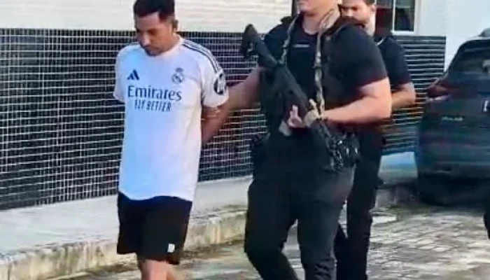 0ad4b611-2a56-44c1-8e5c-7b6074c1833f-1