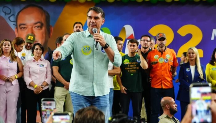 220bcc7f-senador-flavio-bolsonaro-pl-foto-vittor-sales-campanha-pr (1)