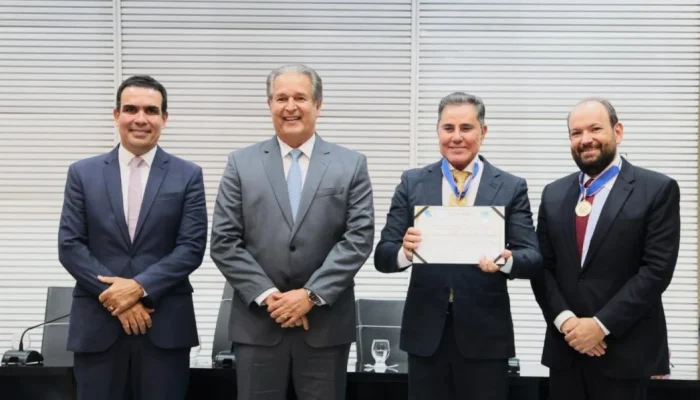CAPA-21-05-2026-TRE-Medalha-do-Merito-Academico-ao-Presidente-TJBA-3