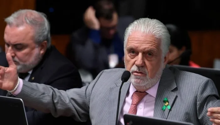 Senador-Jaques-Wagner-em-pronunciamento-Foto-Edilson-RodriguesAgencia-Senado-960x640-1